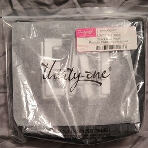*NEW Listing* thirty-one Black Snack & Go Pouch - EAT